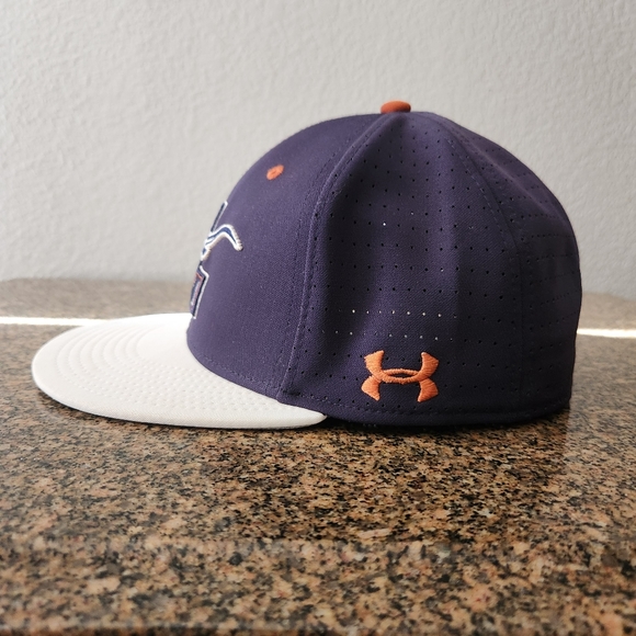 Texas Longhorns Under Armour Performance Fitted Legacy On-Field Fit Cap Sz. Med - Picture 2 of 16